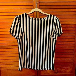 Black and white striped short sleeve blouse, sz M